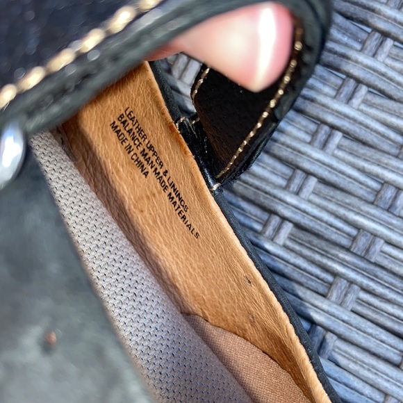 Born Mary Jane with Velcro strap black 8.5/40 leather upper EUC - Picture 3 of 10